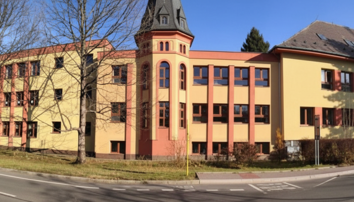 Škola s věžičkou