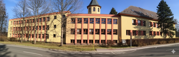 Škola s věžičkou