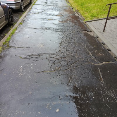 Oprava chodníků a parkoviště na ulici Erbenova 803 až 807