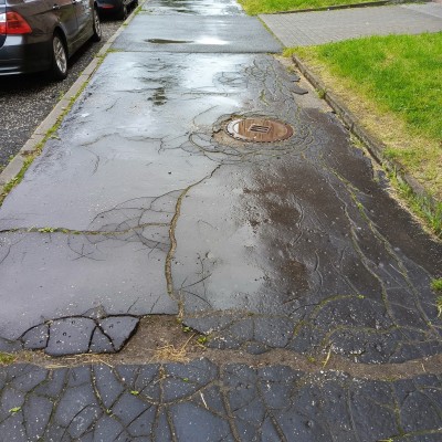 Oprava chodníků a parkoviště na ulici Erbenova 803 až 807