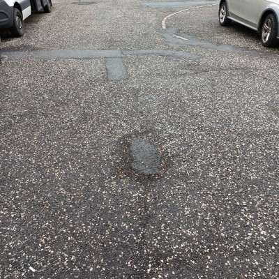 Oprava chodníků a parkoviště na ulici Erbenova 803 až 807