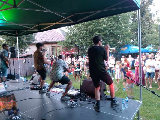 Koncert argentinské hudební skupiny "La orquesta informal"