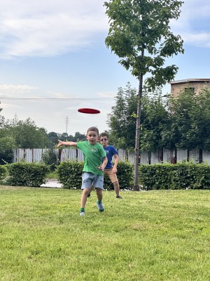 Široký chodník žije