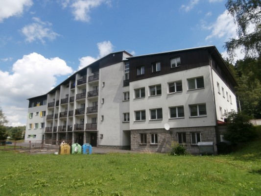 Odstranění venkovních dřevěných obkladů Domova Nýdek