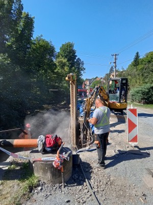 Opěrná zeď u Líštnice č. p. 26, 27 a 308