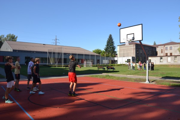 Oprava sportoviště PZŠ a PMŠ Gustawa Preczka