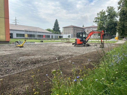 Oprava sportoviště PZŠ a PMŠ Gustawa Preczka