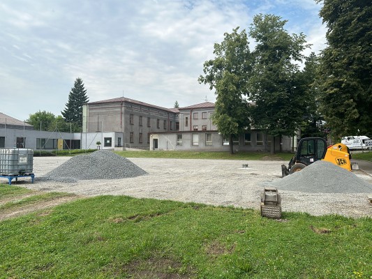 Oprava sportoviště PZŠ a PMŠ Gustawa Preczka