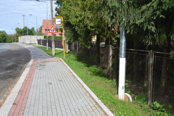 Výstavba chodníku a rekonstrukce komunikace na Podlesí