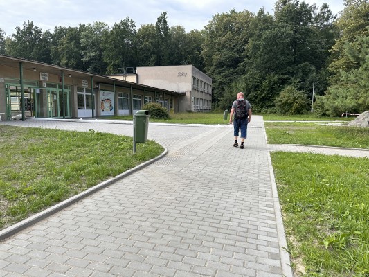 Prostranství před ZŠ Koperníkova